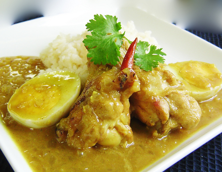 チキンと卵のココナツカレー.JPG