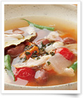 鶏手羽元のスープの写真